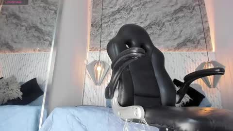 Esmeralda online show from 6, 5, 2026