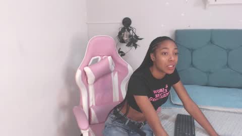 Snapshot of esmeralda_bk chatting on 5, 2, 2025 esmeralda_bk online show from 5, 2, 2025