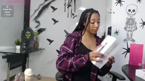 Snapshot of esmeralda_bk chatting on 23, 10, 2025 esmeralda_bk online show from 23, 10, 2025