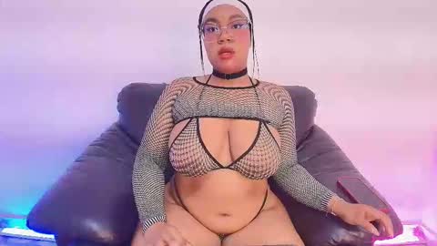 esmeralda online show from 14, 11, 2025