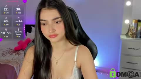Esmeralda online show from 5, 7, 2026