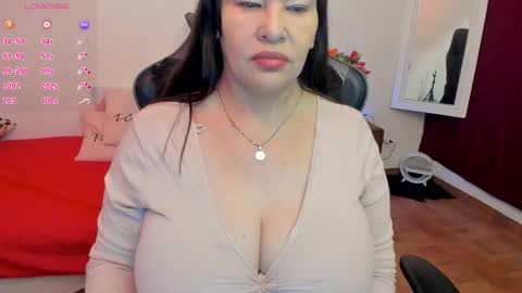 esme online show from 8, 11, 2025
