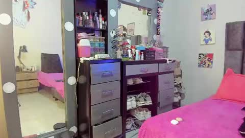 Perla online show from 17, 7, 2026