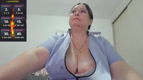 Esmeralda online show from 23, 7, 2026