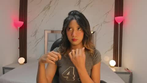 esperanzamora online show from 15, 4, 2026