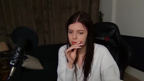 esteria online show from 11, 1, 2025