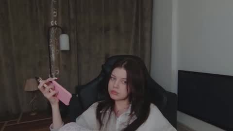 esteria online show from 13, 1, 2025