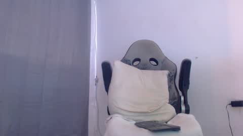 Snapshot of esteban7984068 chatting on 25, 12, 2024 esteban online show from 25, 12, 2024