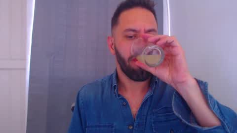 Snapshot of esteban7984068 chatting on 14, 1, 2025 esteban online show from 14, 1, 2025