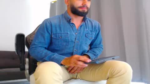 Snapshot of esteban7984068 chatting on 12, 11, 2025 esteban online show from 12, 11, 2025