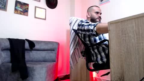 Esteban Fernandez online show from 26, 4, 2026
