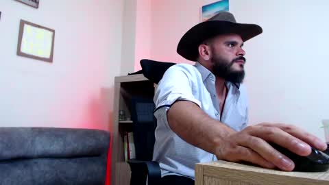 Esteban Fernandez online show from 5, 5, 2026