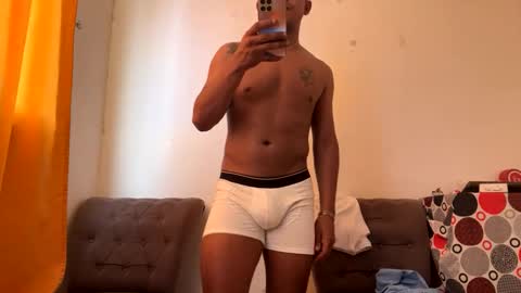 Snapshot of esteban_verg chatting on 5, 11, 2025 wailer1996 online show from 5, 11, 2025