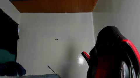 Snapshot of estebanlobo chatting on 2, 10, 2025 estebanlobo online show from 2, 10, 2025