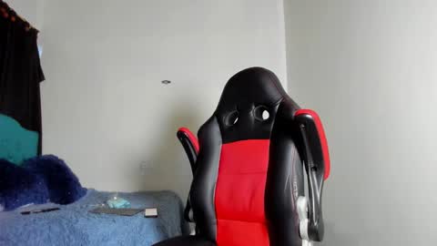 Snapshot of estebanlobo chatting on 17, 11, 2025 estebanlobo online show from 17, 11, 2025