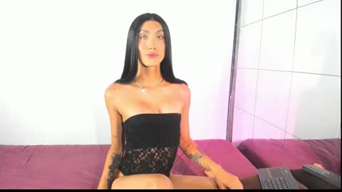 Estefa G online show from 24, 10, 2025