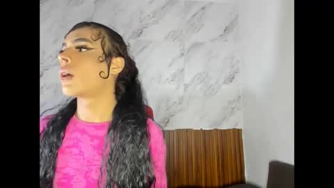 estefani robles online show from 9, 6, 2026