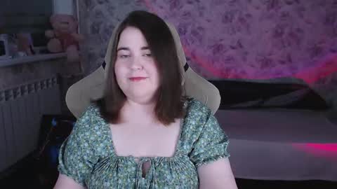estelle_hicks online show from 28, 4, 2026