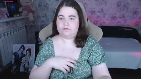 estelle_hicks online show from 28, 7, 2026