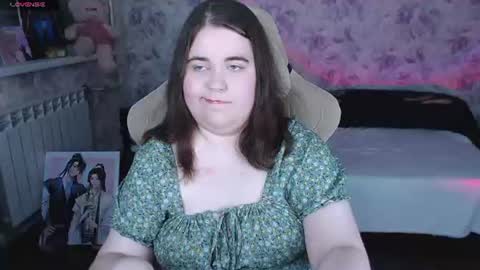 estelle_hicks online show from 28, 7, 2026