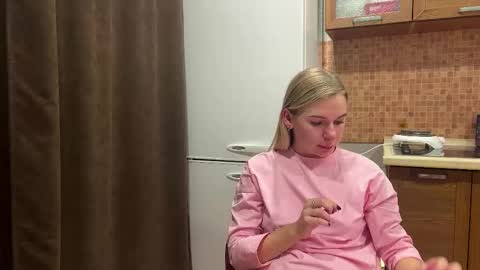 Ester online show from 21, 10, 2025