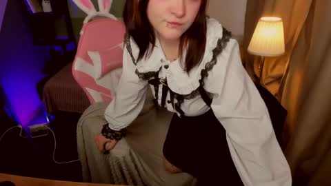 Ester  online show from 6, 5, 2026