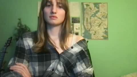 Snapshot of esthergreyplus chatting on 1, 2, 2025 Esther Grey online show from 1, 2, 2025