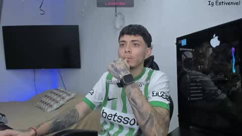 estivenvel online show from 15, 2, 2026