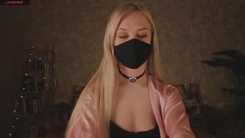 Snapshot of eternalophelia chatting on 27, 3, 2026 Sophia online show from 27, 3, 2026