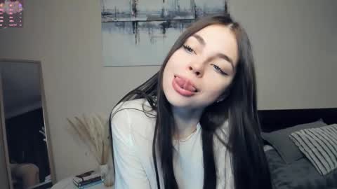 Snapshot of eternity_is_endless chatting on 17, 11, 2025 Mary online show from 17, 11, 2025