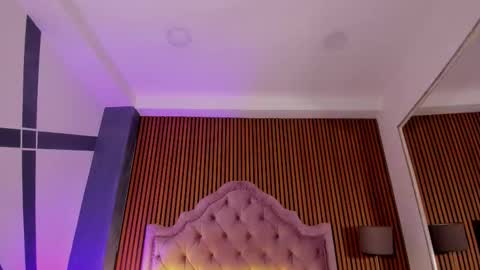 ethaancox online show from 26, 9, 2025