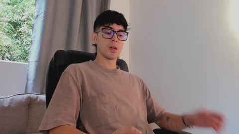 etham_wolf1 online show from 13, 4, 2026