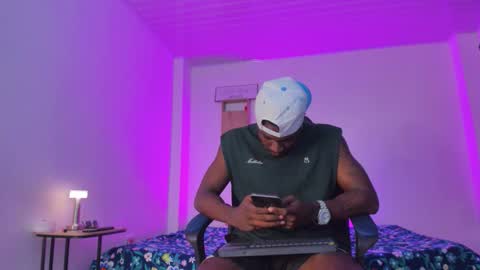 Snapshot of ethan_travis0 chatting on 30, 9, 2025 ethan travis online show from 30, 9, 2025