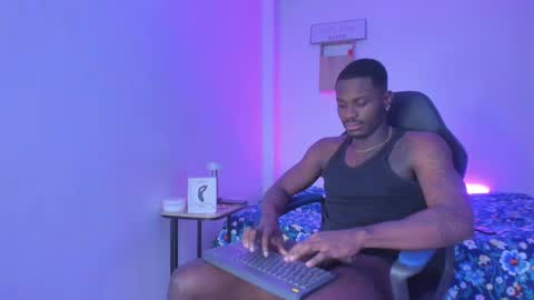 Snapshot of ethan_travis0 chatting on 3, 10, 2025 ethan travis online show from 3, 10, 2025