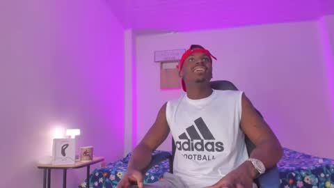 Snapshot of ethan_travis0 chatting on 6, 10, 2025 ethan travis online show from 6, 10, 2025