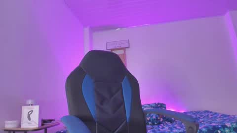 Snapshot of ethan_travis0 chatting on 10, 10, 2025 ethan travis online show from 10, 10, 2025