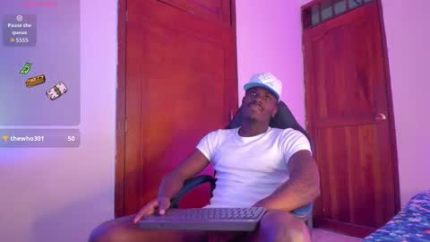 Snapshot of ethan_travis0 chatting on 18, 10, 2025 ethan travis online show from 18, 10, 2025