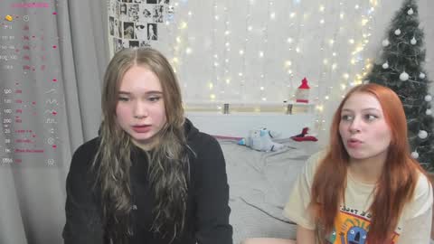 Snapshot of eumomino chatting on 14, 1, 2025 Veronica Tiia Lilith left to right online show from 14, 1, 2025