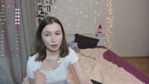 Snapshot of eumomino chatting on 20, 1, 2025 Veronica Tiia Lilith left to right online show from 20, 1, 2025