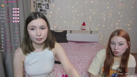 Snapshot of eumomino chatting on 22, 1, 2025 Veronica Tiia Lilith left to right online show from 22, 1, 2025