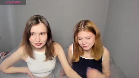 Snapshot of eumomino chatting on 5, 10, 2025 Veronica Tiia Lilith left to right online show from 5, 10, 2025