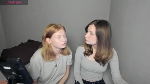 Snapshot of eumomino chatting on 17, 10, 2025 Veronica Tiia Lilith left to right online show from 17, 10, 2025