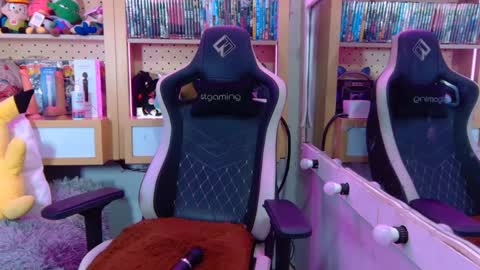 Snapshot of eunyeong_ chatting on 26, 9, 2025 Ennik online show from 26, 9, 2025