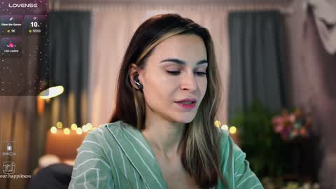 Snapshot of euphoriiiaa chatting on 26, 12, 2024 Mira online show from 26, 12, 2024