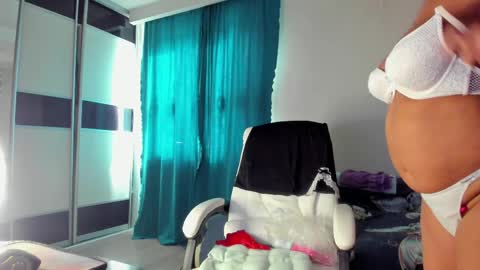 Snapshot of eva_7777 chatting on 18, 5, 2026 Eva online show from 18, 5, 2026