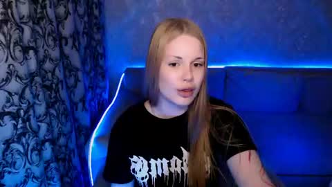 Snapshot of eva_ellis chatting on 12, 6, 2026 Eva online show from 12, 6, 2026
