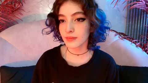 E V A online show from 20, 10, 2025