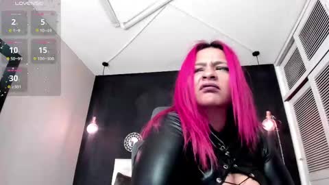 eva_hot_1 online show from 5, 5, 2026