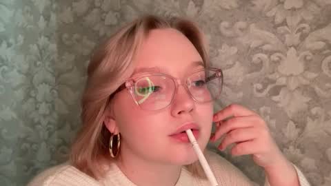 eva_kittenn online show from 14, 9, 2025