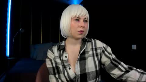 Snapshot of eva_lawrence chatting on 7, 7, 2026 Eva online show from 7, 7, 2026